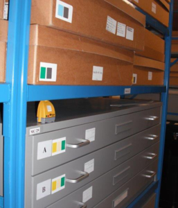 Tinytag temperature and relative humidity data logger for archives and documents conservation monitoring