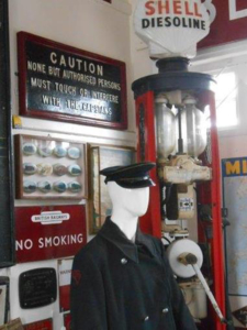 Ultra 2 data loggers monitor temp/RH of museum collections on display and in storage